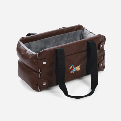 Καλάθι Αυτοκινήτου Για Μικρό Σκύλο — Ασφάλεια Και Άνεση Στο Αυτοκίνητο