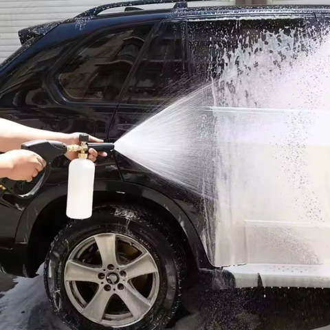 Vysokotlaková pištoľ — Rýchle a efektívne čistenie pre auto 
