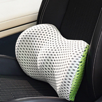 車のシート用腰クッション — 車内での背中の痛みを和らげる 